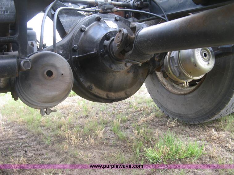 image for item K8615 1999 International 4900 cab and chassis