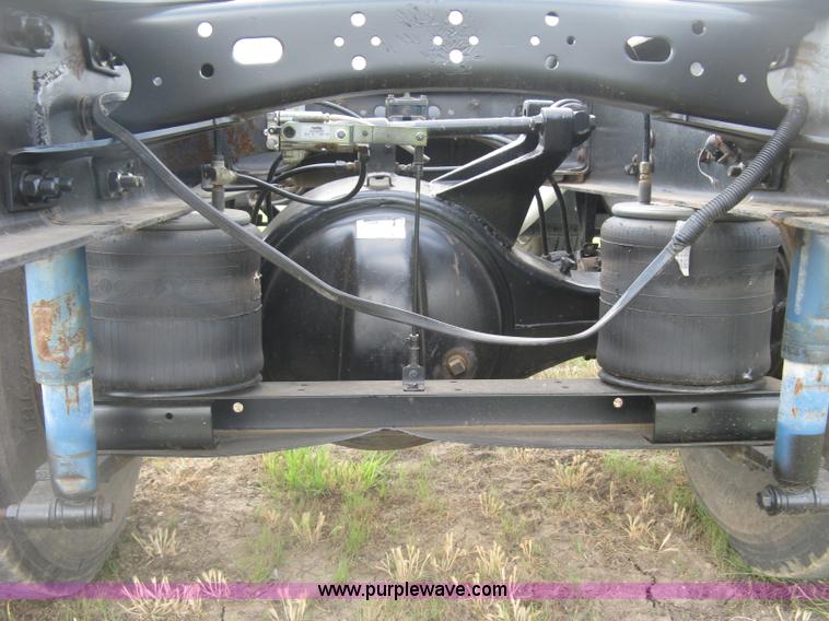 image for item K8615 1999 International 4900 cab and chassis