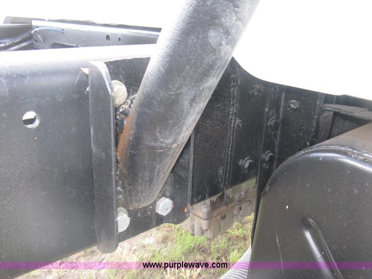 image for item K8615 1999 International 4900 cab and chassis