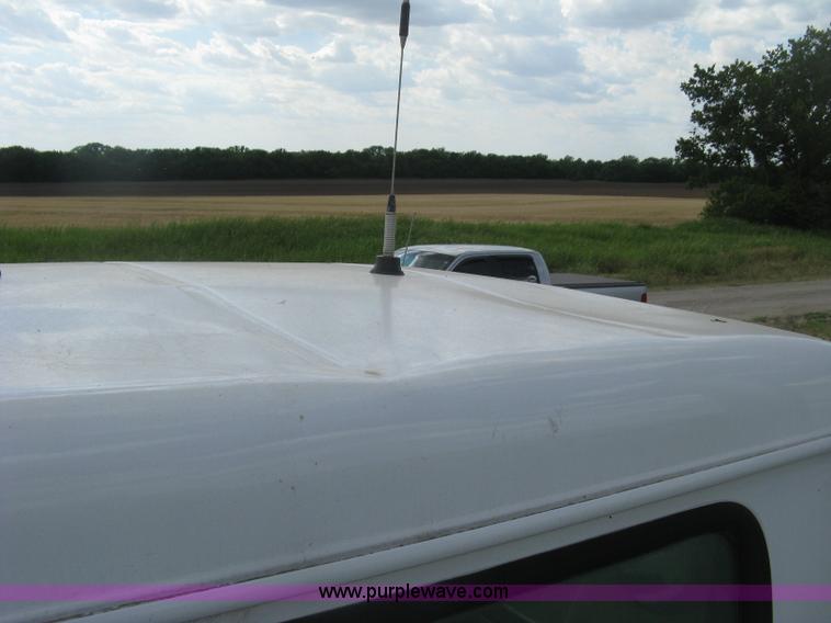 image for item K8615 1999 International 4900 cab and chassis