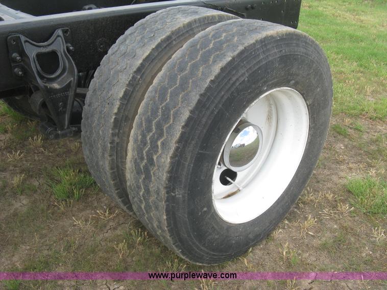 image for item K8615 1999 International 4900 cab and chassis