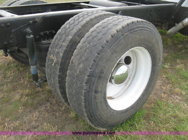 image for item K8615 1999 International 4900 cab and chassis