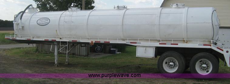 image for item K8616 1980 Tand vacuum trailer