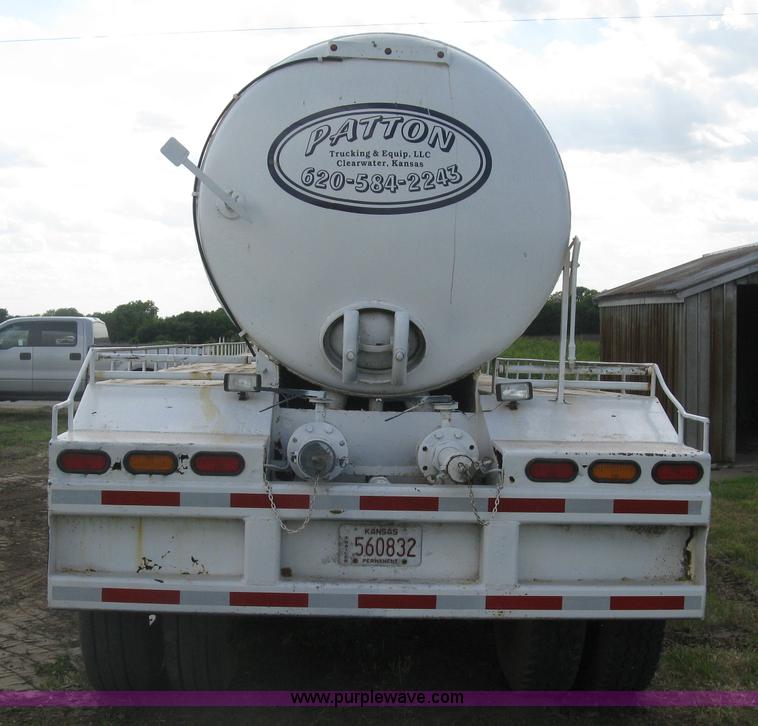 image for item K8616 1980 Tand vacuum trailer