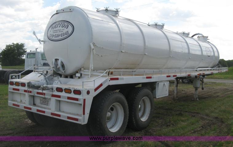 image for item K8616 1980 Tand vacuum trailer