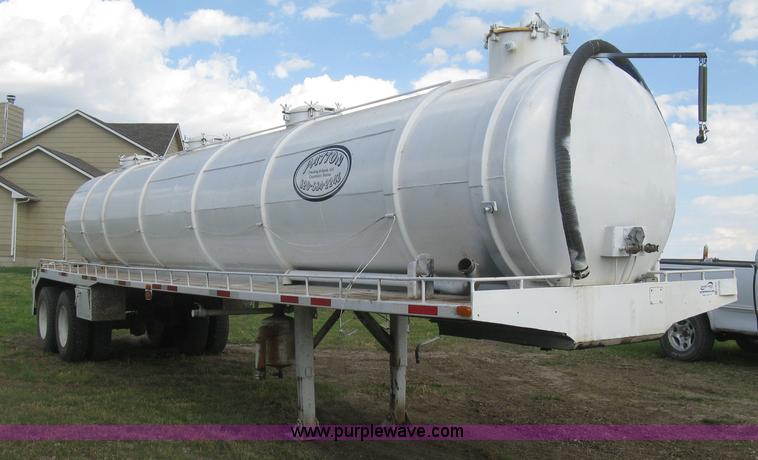 image for item K8616 1980 Tand vacuum trailer