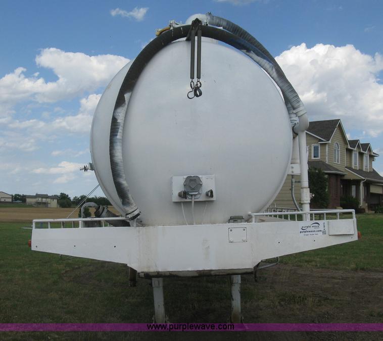 image for item K8616 1980 Tand vacuum trailer