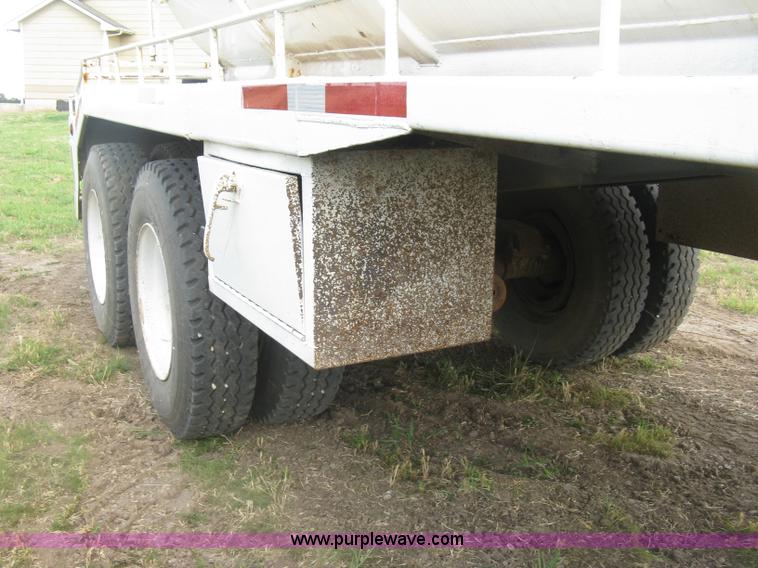 image for item K8616 1980 Tand vacuum trailer