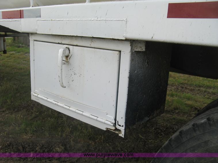 image for item K8616 1980 Tand vacuum trailer