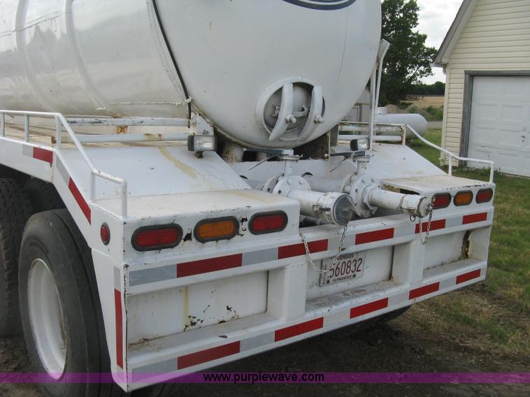 image for item K8616 1980 Tand vacuum trailer