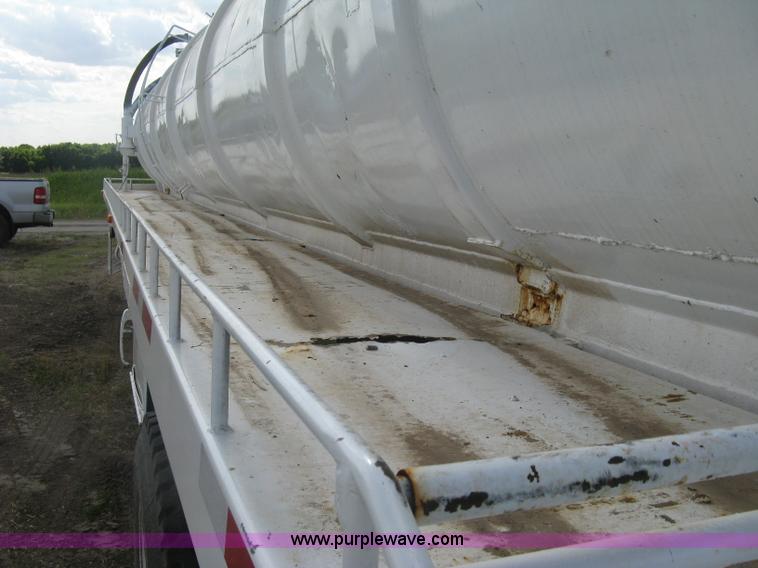 image for item K8616 1980 Tand vacuum trailer