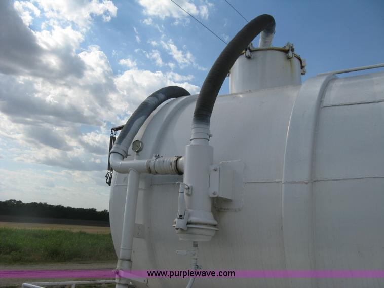 image for item K8616 1980 Tand vacuum trailer