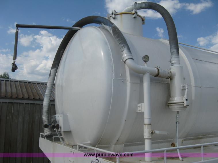 image for item K8616 1980 Tand vacuum trailer