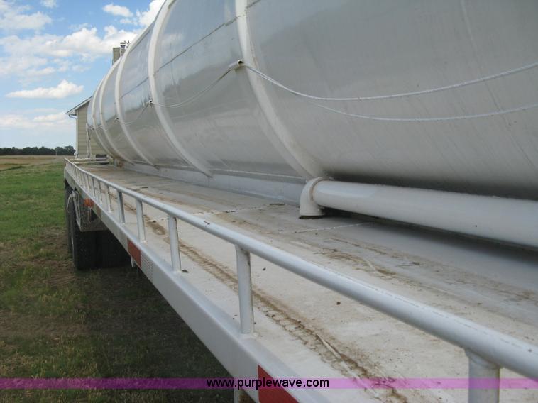 image for item K8616 1980 Tand vacuum trailer