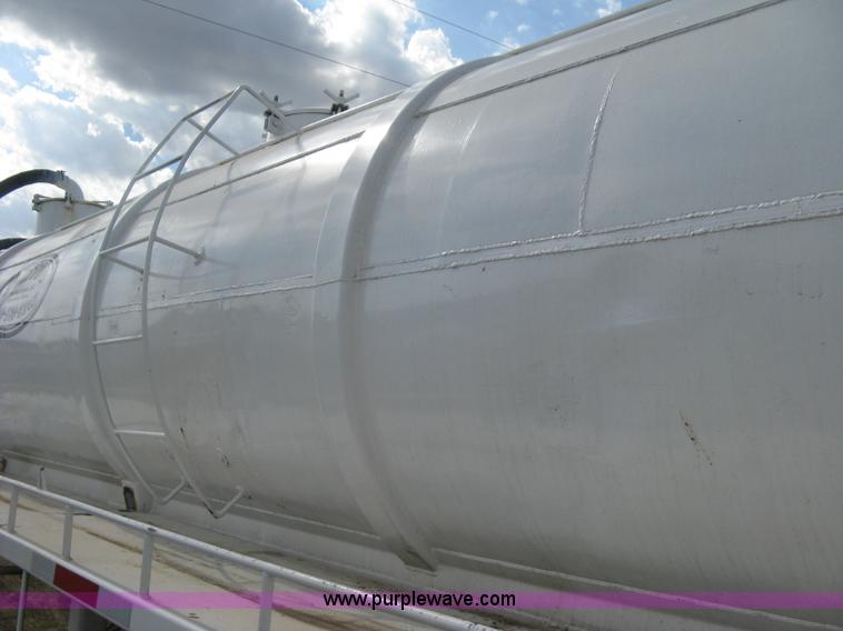 image for item K8616 1980 Tand vacuum trailer