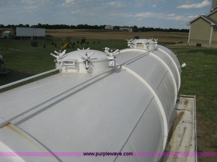 image for item K8616 1980 Tand vacuum trailer