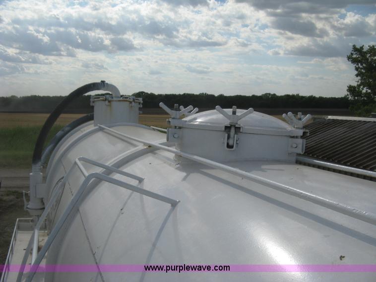 image for item K8616 1980 Tand vacuum trailer