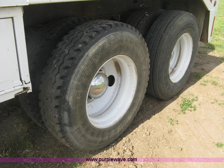image for item K8616 1980 Tand vacuum trailer