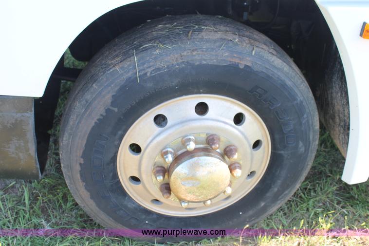 image for item L4251 2000 Freightliner FLD semi truck