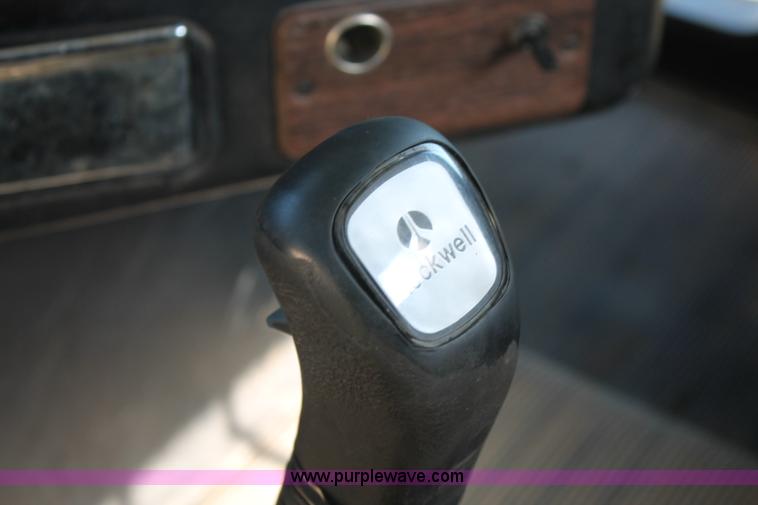 image for item L4251 2000 Freightliner FLD semi truck