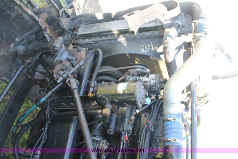 image for item L4251 2000 Freightliner FLD semi truck