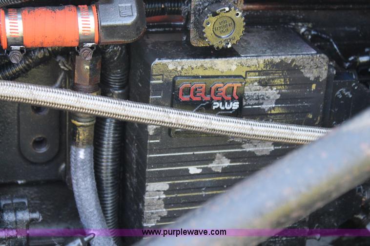 image for item L4251 2000 Freightliner FLD semi truck