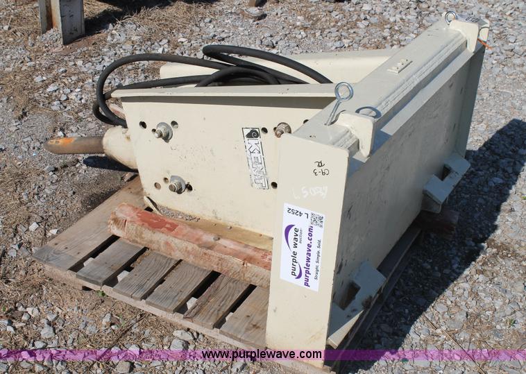 image for item L4252 Kent skid steer hydraulic breaker
