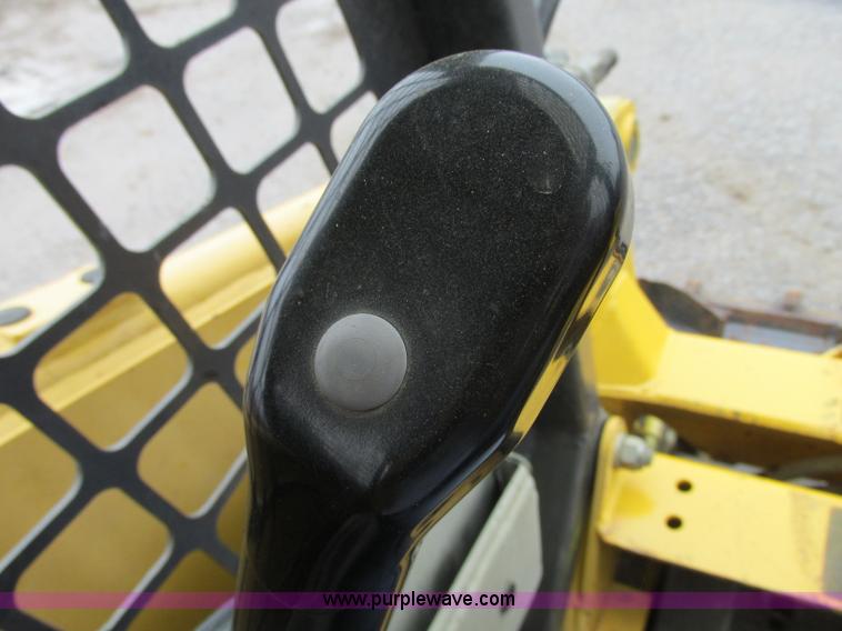 image for item R9316 2003 Komatsu SK815 skid steer