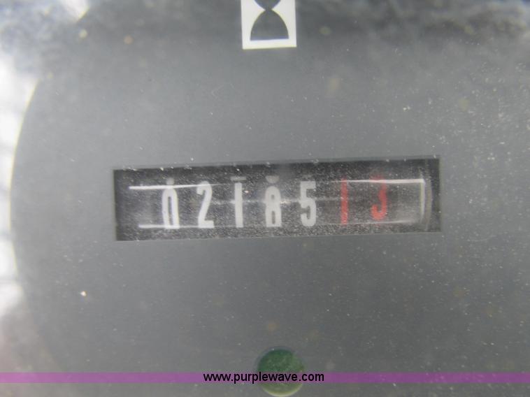 image for item R9316 2003 Komatsu SK815 skid steer