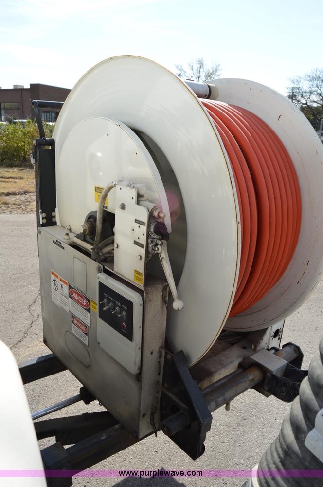 image for item Z9045 2000 Sterling L7501 vacuum truck