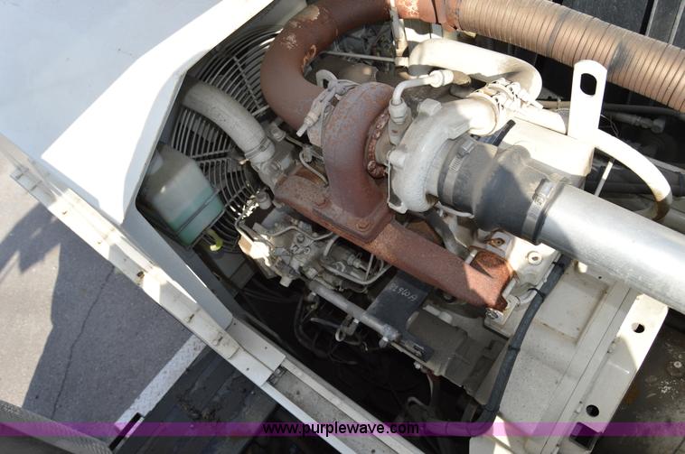 image for item Z9045 2000 Sterling L7501 vacuum truck