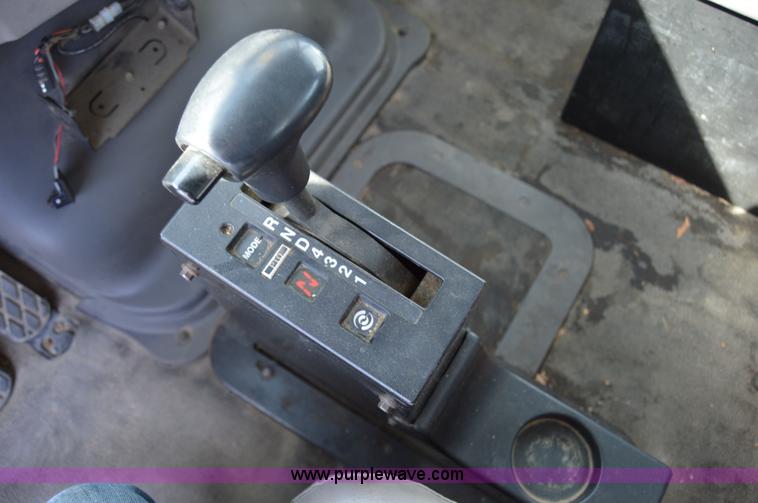 image for item Z9045 2000 Sterling L7501 vacuum truck