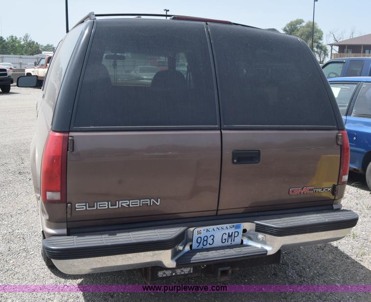 image for item E6388 1994 GMC Suburban 1500 SUV