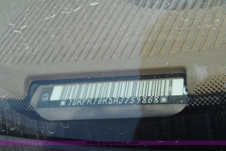 image for item E6388 1994 GMC Suburban 1500 SUV