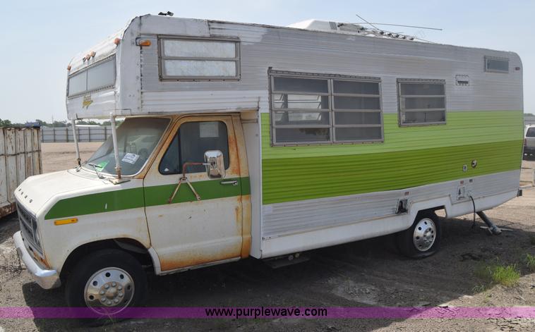 image for item E6389 1977 Ford Comet RV