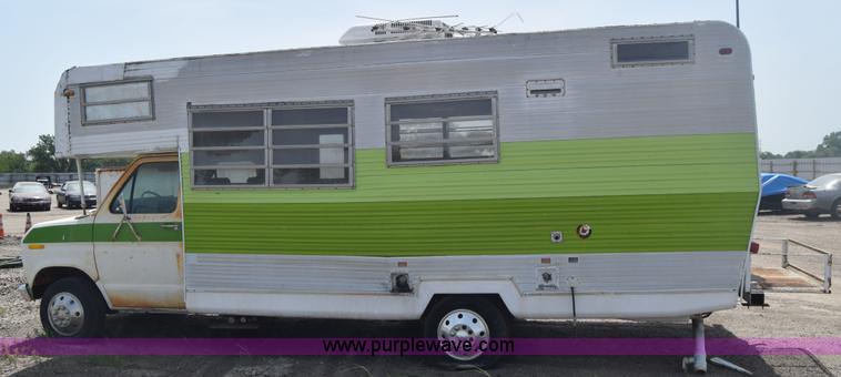 image for item E6389 1977 Ford Comet RV
