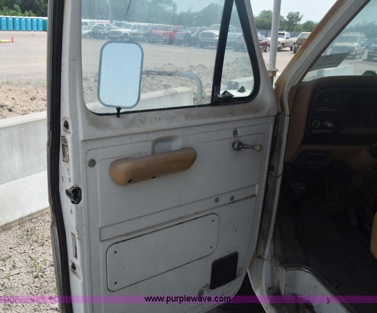 image for item E6389 1977 Ford Comet RV