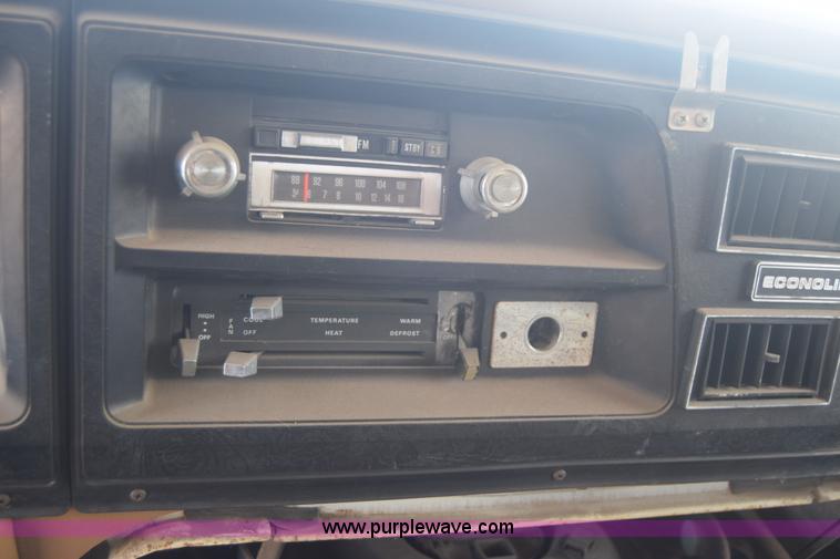 image for item E6389 1977 Ford Comet RV