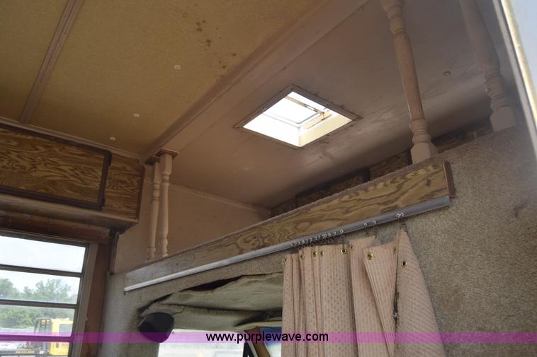 image for item E6389 1977 Ford Comet RV