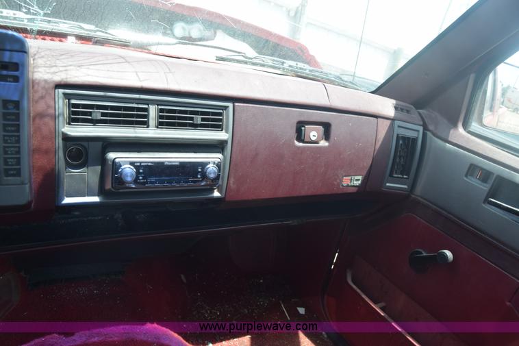 image for item E6431 1991 Chevrolet S10 Ext. Cab pickup truck