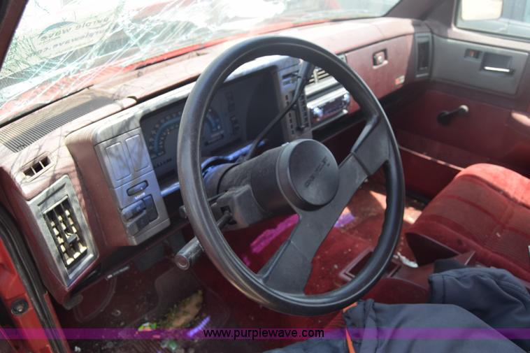 image for item E6431 1991 Chevrolet S10 Ext. Cab pickup truck