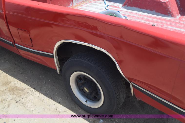 image for item E6431 1991 Chevrolet S10 Ext. Cab pickup truck