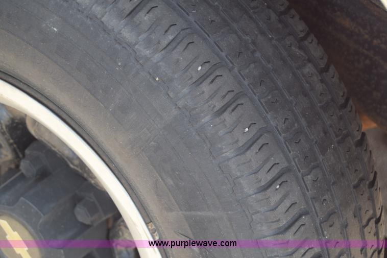 image for item E6431 1991 Chevrolet S10 Ext. Cab pickup truck