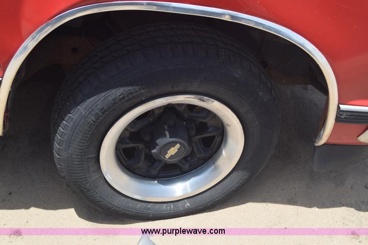 image for item E6431 1991 Chevrolet S10 Ext. Cab pickup truck