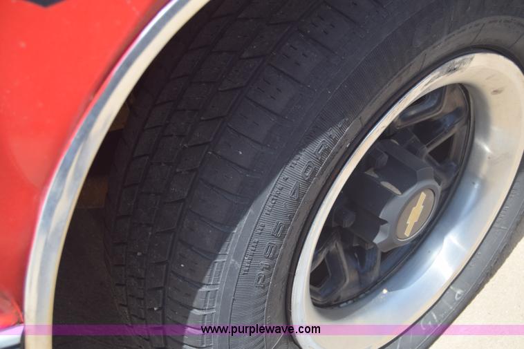 image for item E6431 1991 Chevrolet S10 Ext. Cab pickup truck