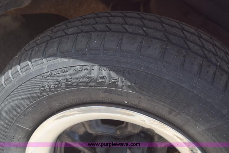 image for item E6431 1991 Chevrolet S10 Ext. Cab pickup truck