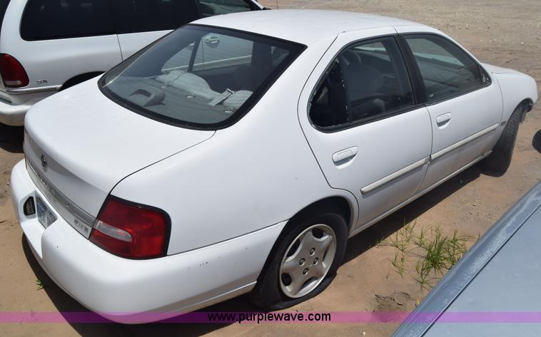 image for item E6449 2001 Nissan Altima
