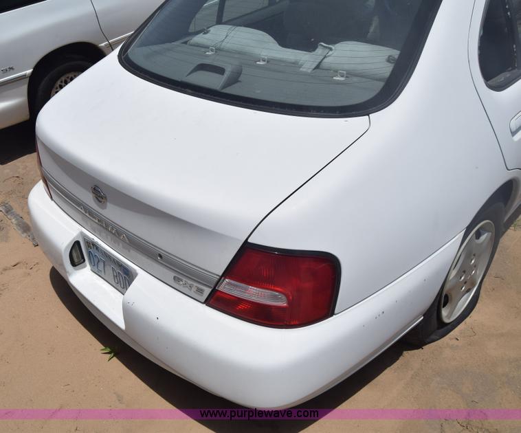 image for item E6449 2001 Nissan Altima