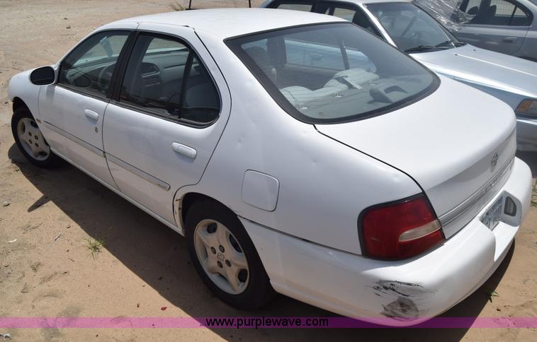 image for item E6449 2001 Nissan Altima