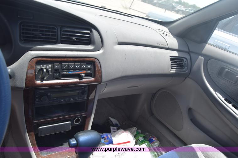 image for item E6449 2001 Nissan Altima